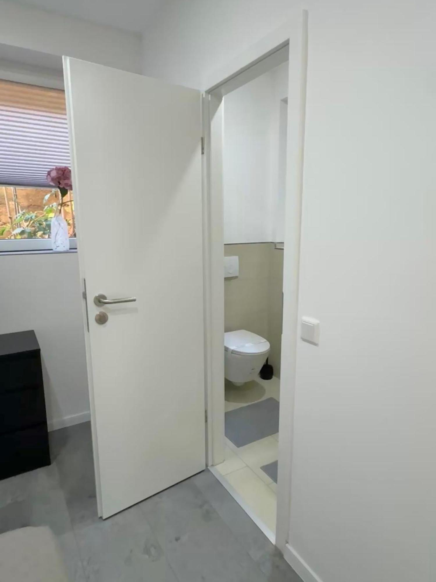 Heaven Homes - Doppelzimmer Mit Eigenem Bad Dusseldorf Bagian luar foto