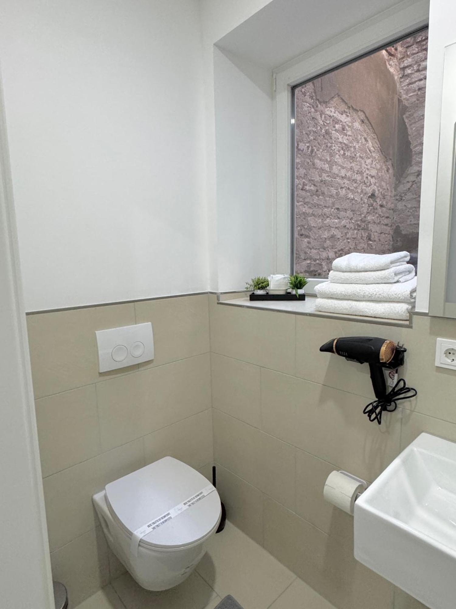 Heaven Homes - Doppelzimmer Mit Eigenem Bad Dusseldorf Bagian luar foto